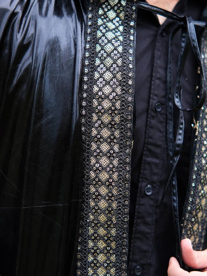 StandAwt - Wholesale Costume – Men's - Reversible Wizard Robe12