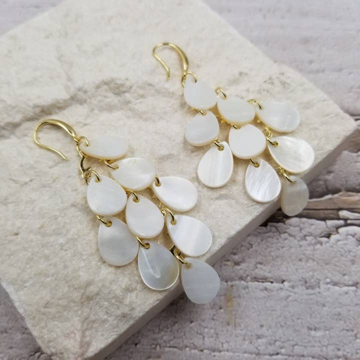 Treasure Wholesale - Wholesale Dangle Earrings - Splicing Drop Shell Holiday Earrings1