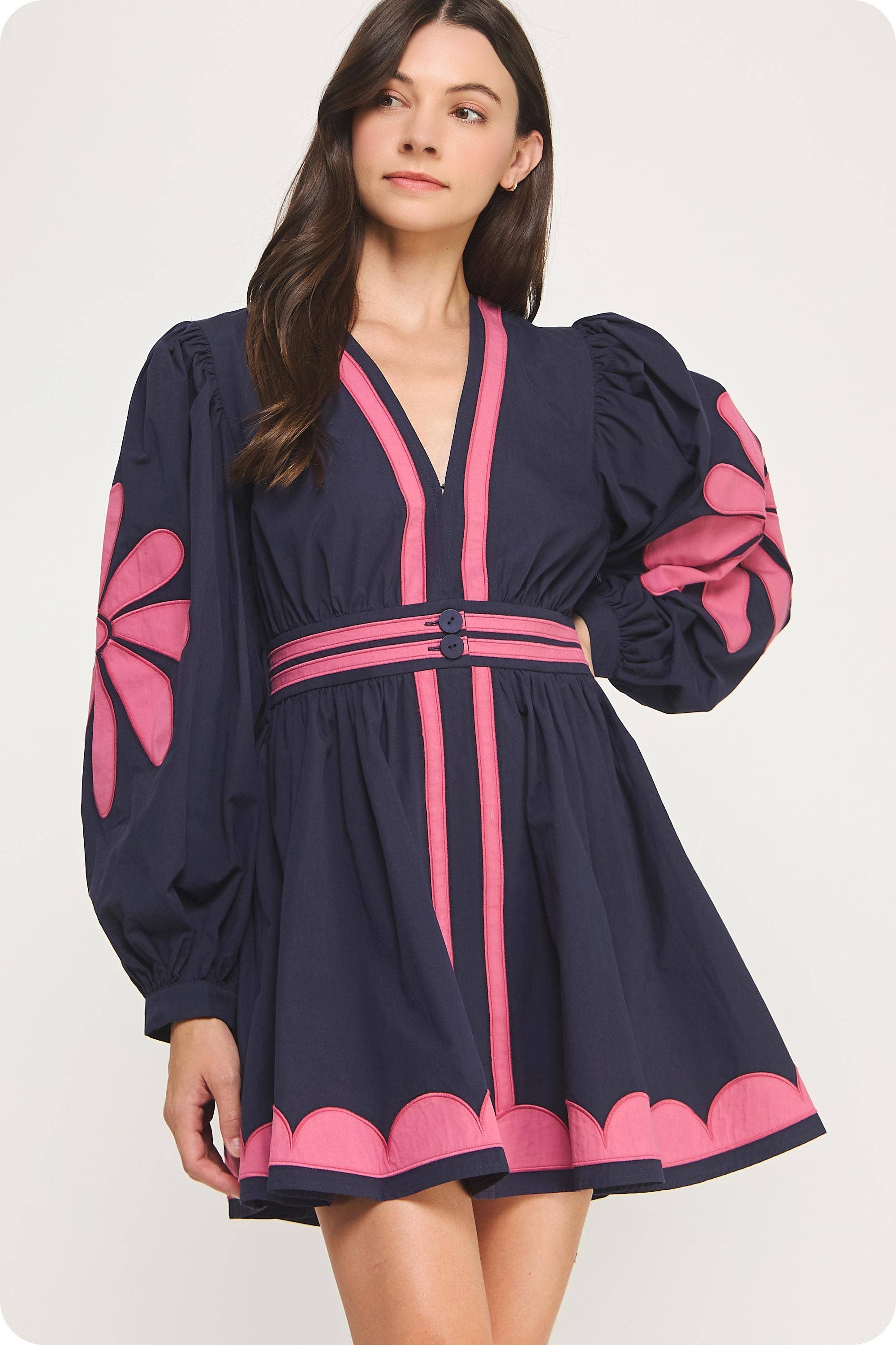 Marine/château Rose Robe courte à broderie contrastée Flower Patch en vente sur Faire0