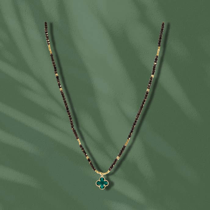 Smaragdgrüne Klee-Halskette für Damen 2223 für den Großhandel von LOetMA