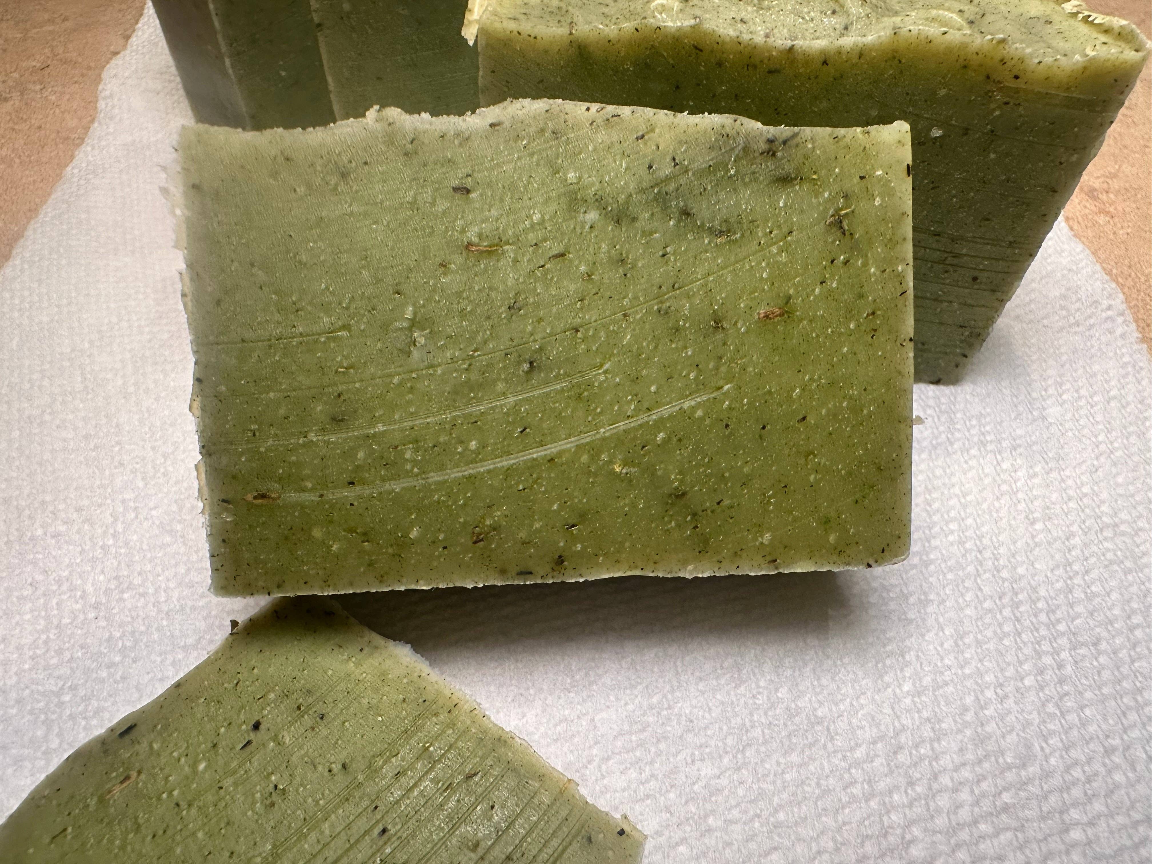 Fiori Essentials&Co - Wholesale Bar Soap - Peppermint Silk – Luxe Cold Pressed Soap4