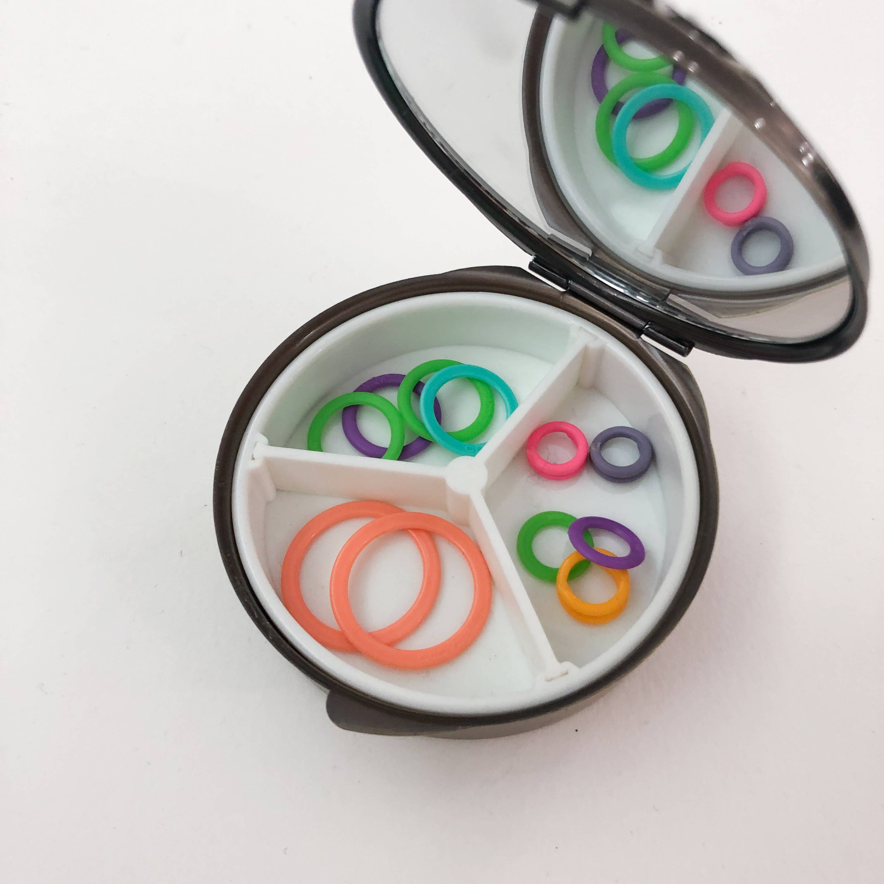 OTTO FINN – Engroshandel Smykkesskrin – Antik bronze rund spejl-æske til smykker og piller5