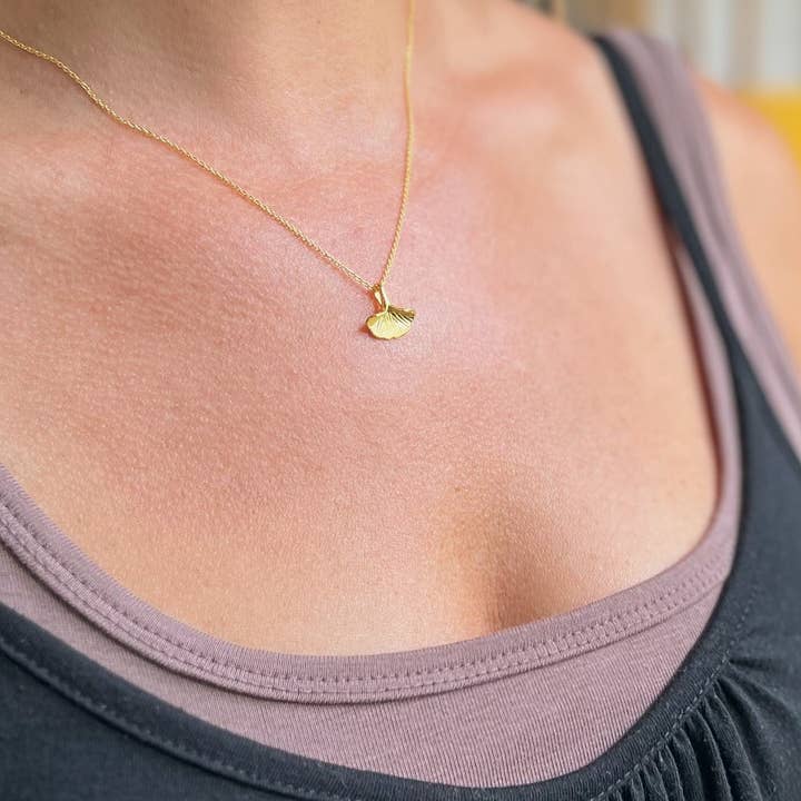 Natalie Clare Collections - Wholesale Pendant/Charm Necklace - Gold Ginkgo Leaf Necklace1