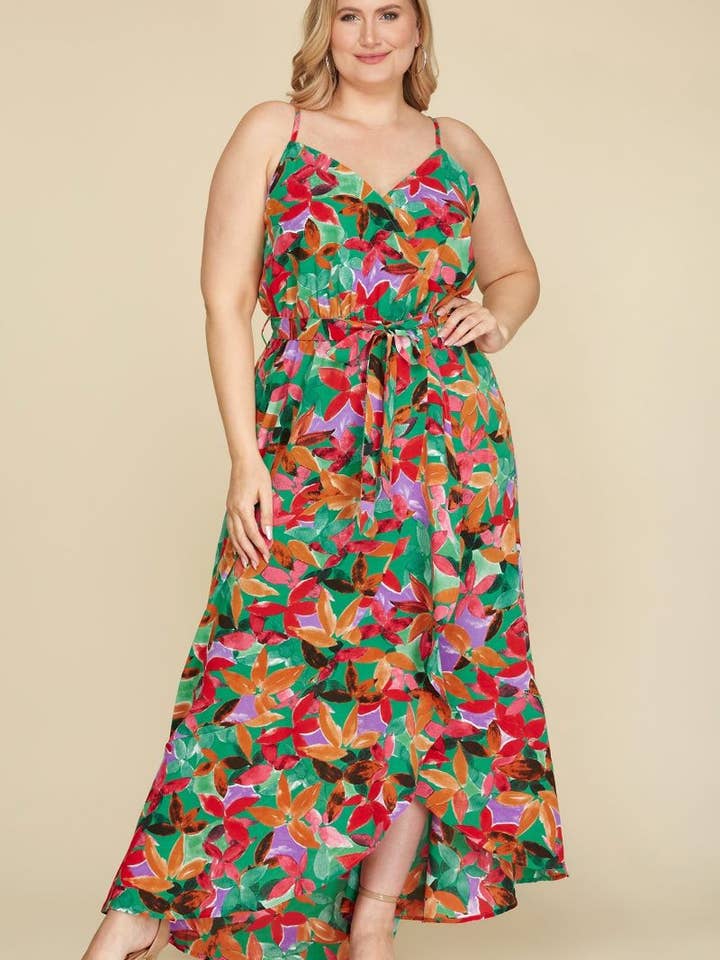 Maxiklänning i plusstorlek med volang och omlottskärning i jadegrönt blommönster för wholesale av Stylish Wholesale