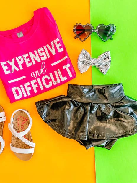 Cher et difficile | T-shirt graphique pour fille pour la vente par Bizzy's Wholesale