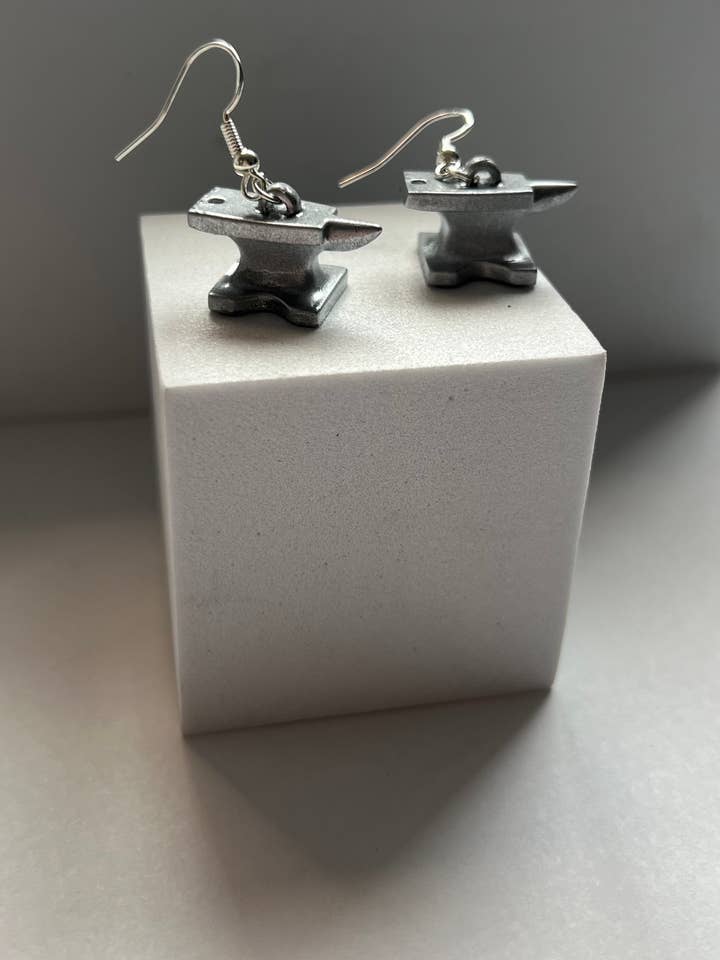Pendientes Anvil para venta al por mayor de Elby Designs