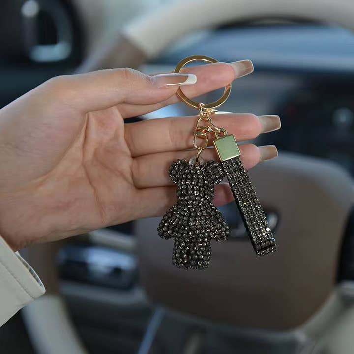 Porte-clés Teddy en diamant pour la vente par Glam Bar Bazaar