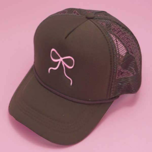 JOSSLYN by wall to wall - Vendita all'ingrosso Cappellino da camionista - Donna - CAPPELLO TRUCKER CON FIOCCO RICAMATO | 40HW7185