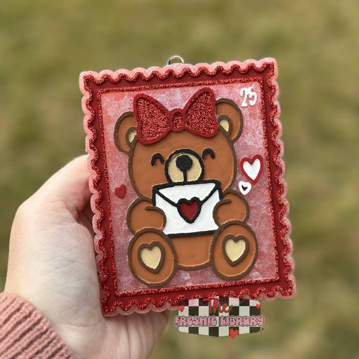 Teddy Bear Love Frimærke Bilfrisker | Tilpasset Duft for engroshandel hos The Freshie Library