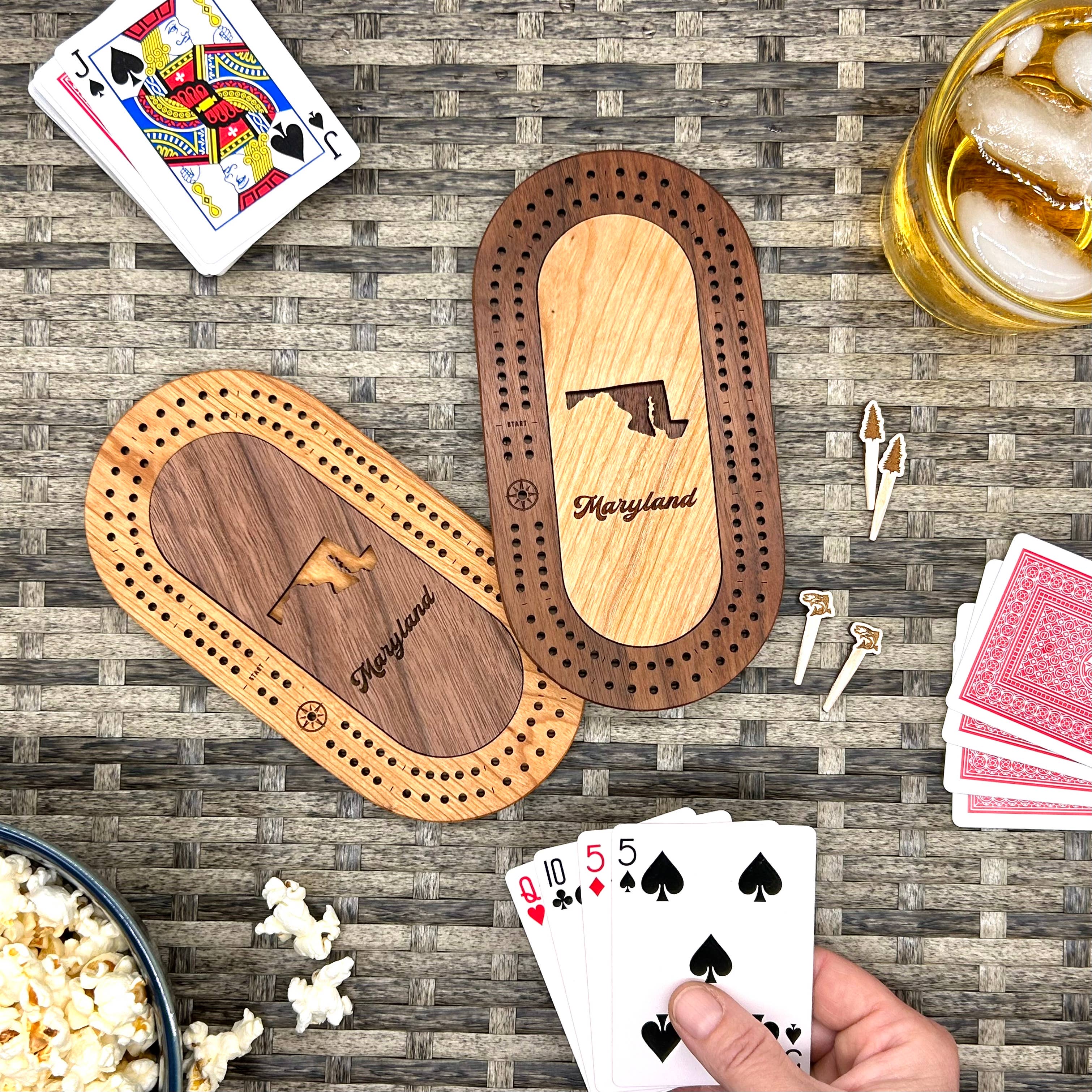 Cast & Carve - Venta al por mayor Juegos de mesa - Juego de minitablas de viaje de EE. UU., con pinzas personalizadas16