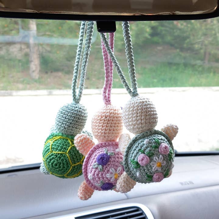 Adorno colgante de ganchillo con forma de tortuga para espejo de coche, colgante con forma de tortuga para venta al por mayor de Anh2 LTD