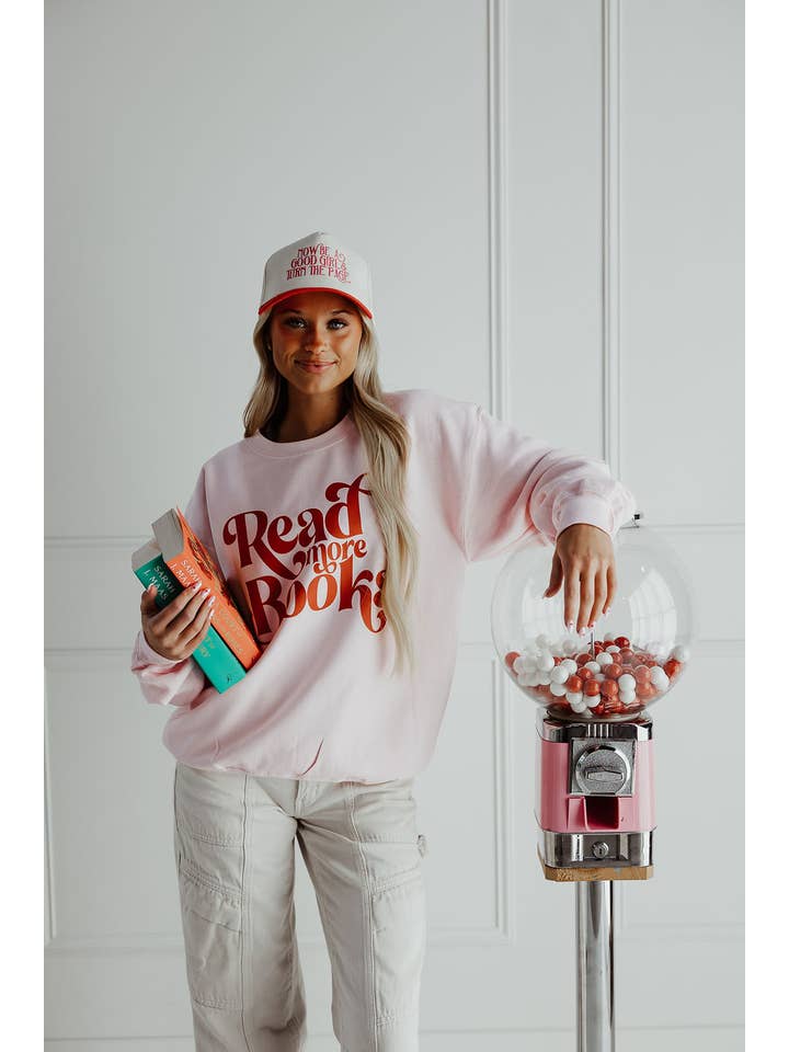 The Babe Co. - Vendita all'ingrosso Felpa stampata - Donna - Felpa Grafica Rosa da Donna "Leggi Più Libri"1