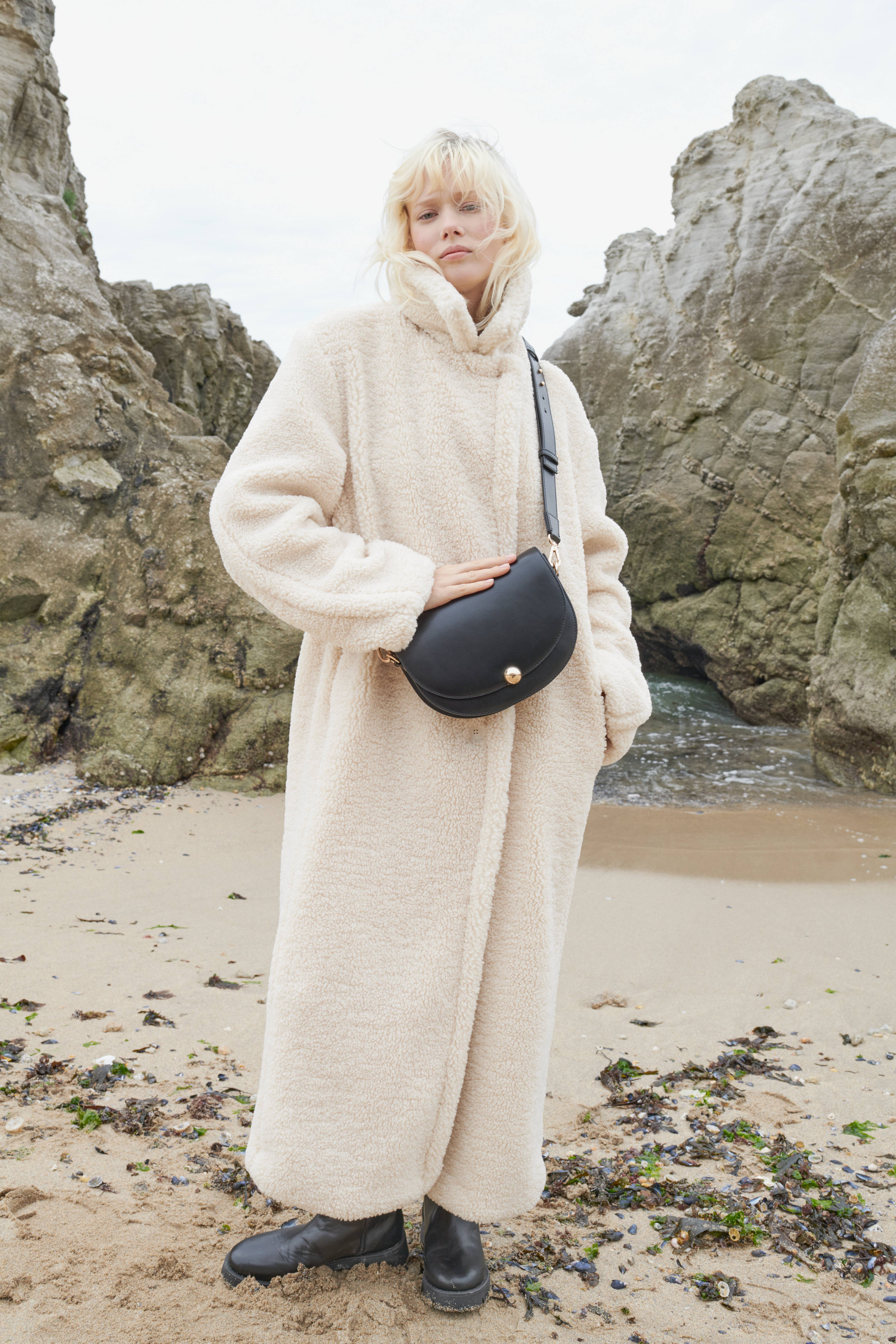 Maradji - Wholesale Shoulder Bag - Women's - NOA RECYCLED BLACK LEATHER BAG3