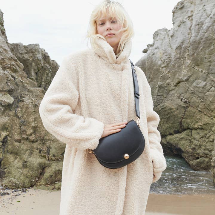 Maradji - Wholesale Shoulder Bag - Women's - NOA RECYCLED BLACK LEATHER BAG3