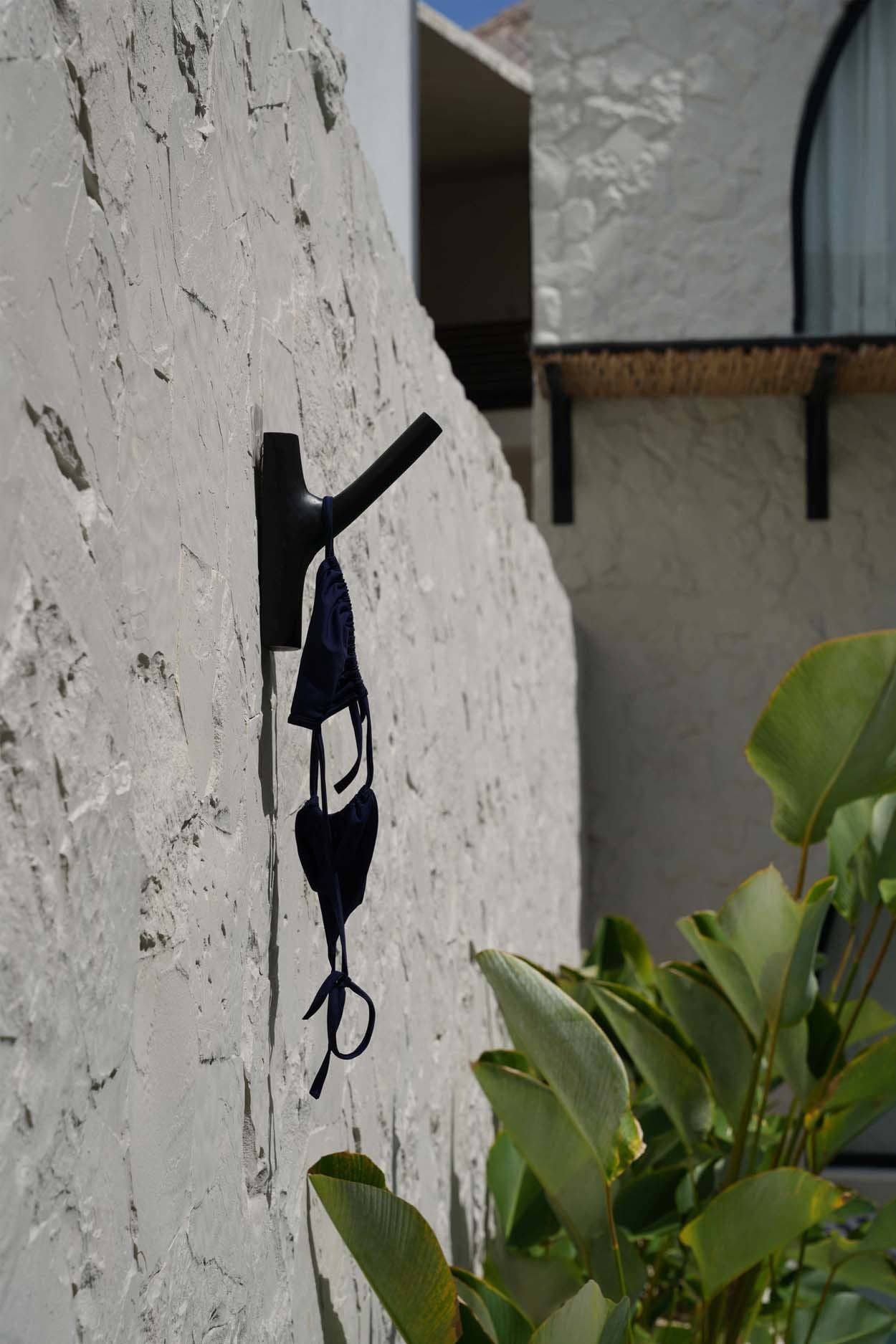 Bazar Bizar Living - Wholesale Wall Hook - The Hook - Black1