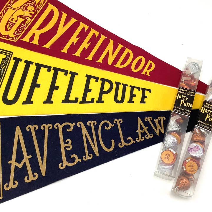 All Little Cute Things - Wholesale Chocolate - Harry Potter Wizard Wand with Assortment Hogwart Chocolates1