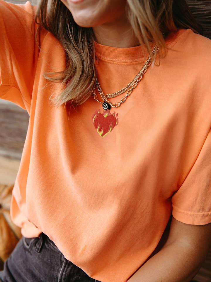 Showgirl Orange T-Shirt für den Großhandel von Girl Tribe Co