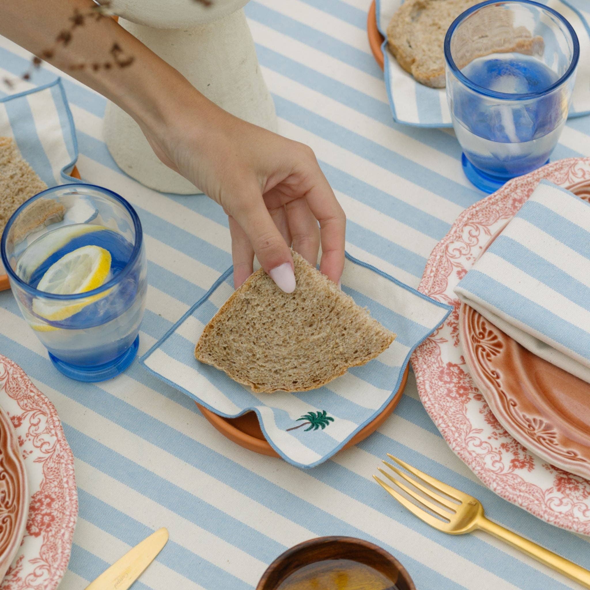 Torres Novas – Großhandel Papier- & Stoffserviette – Barra bestickte Servietten12