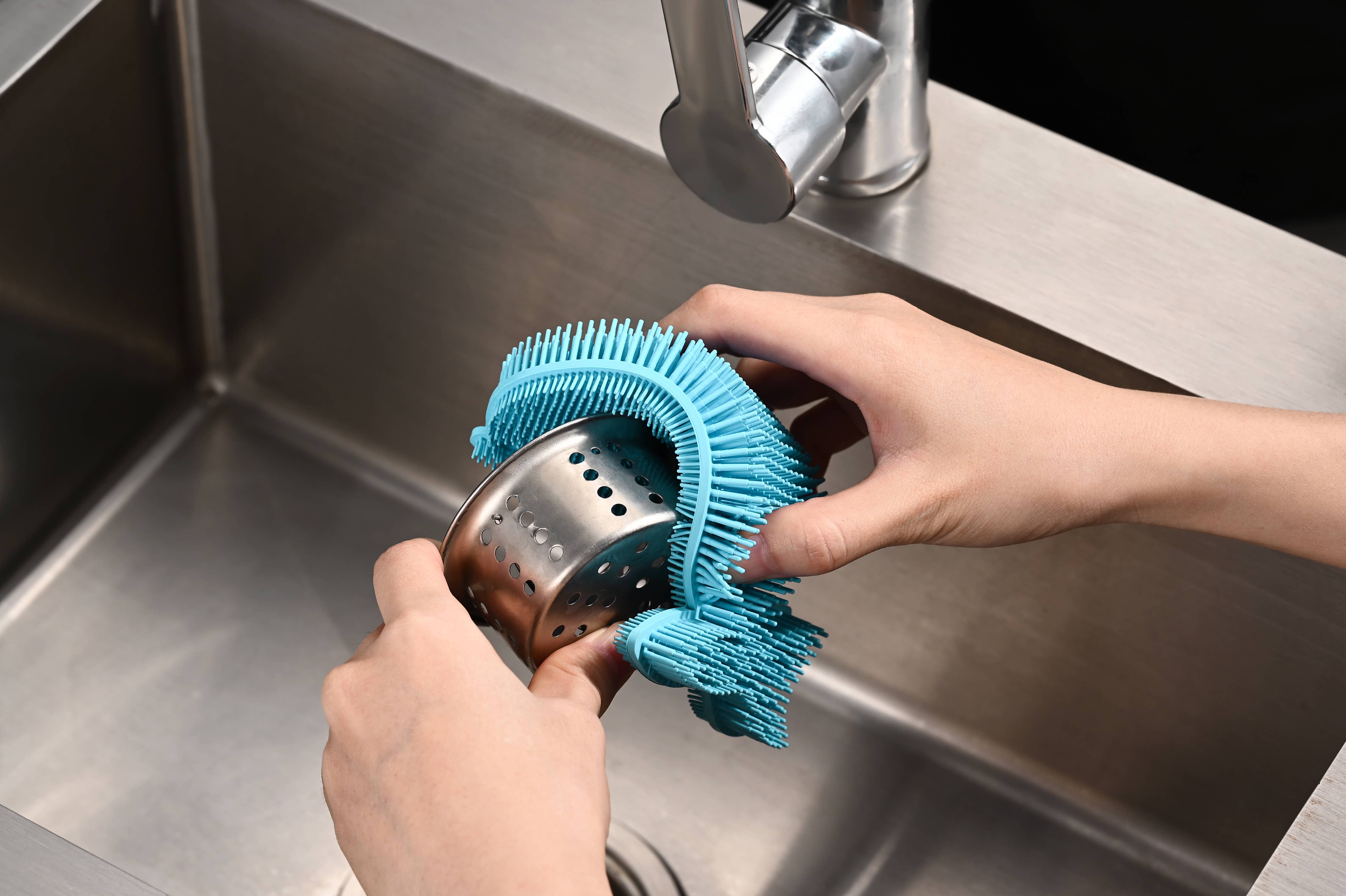 Fox Run Brands - Wholesale Cleaning brush - Fox Run Silicone Whale Dish Scrubber, 6" Kitchen Brush4