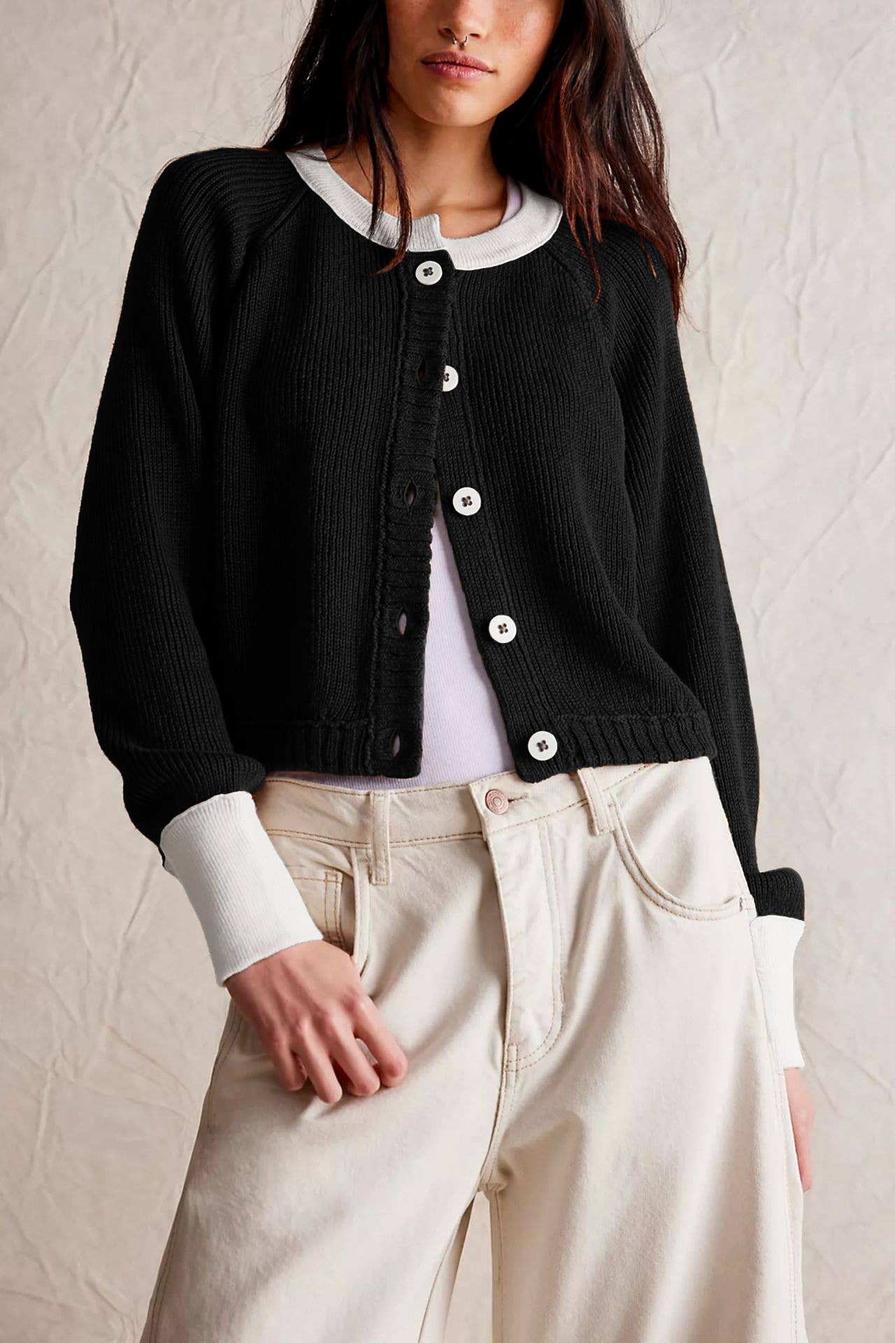 Rosa Clothing - Wholesale Cardigan - Women's - Contrast trim Slouchy button down cropped knit cardigan1