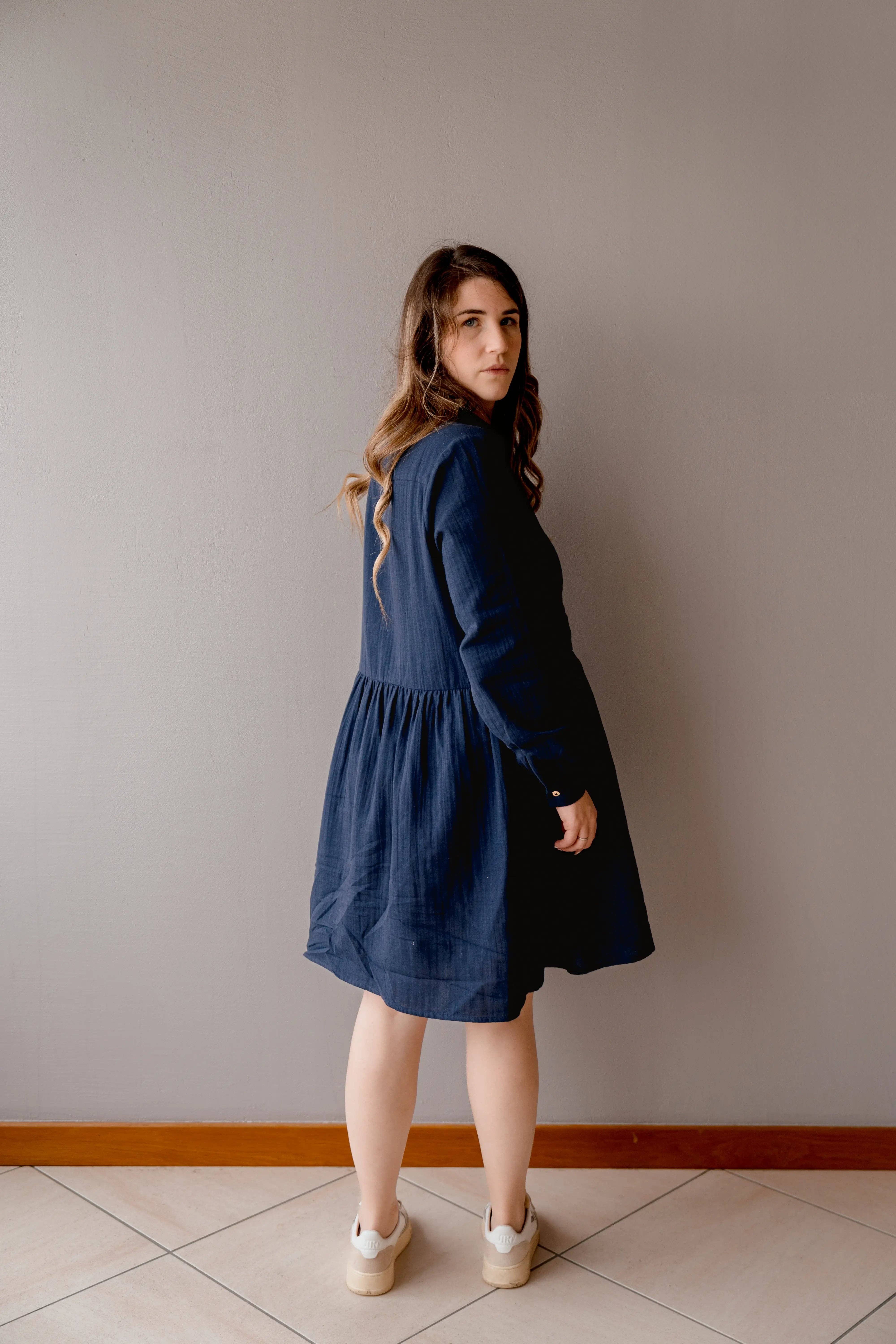 Limky – wholesale Amningsklänning - Mamma – Mamma- och amningsklänning - Marinblå5