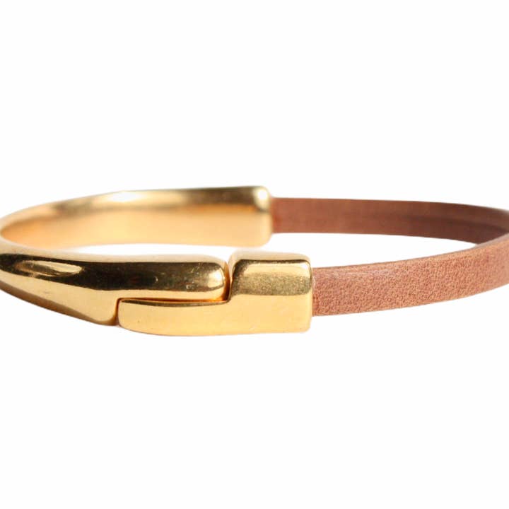 Araracuara - Wholesale Bangle Bracelet - AMACAYACÚ leather bracelet (gold) with magnetic clasp11