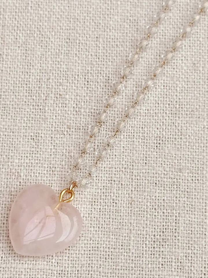 Collana Cuore di Quarzo Rosa Gracie per la vendita all'ingrosso da parte di Wake Up & Glow