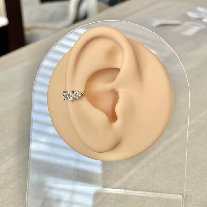 Elara Body Jewelry - Wholesale Single Earring - Gold Conch or Helix Earring (16G | 8mm or 10mm | Titanium | Silver or Gold)7