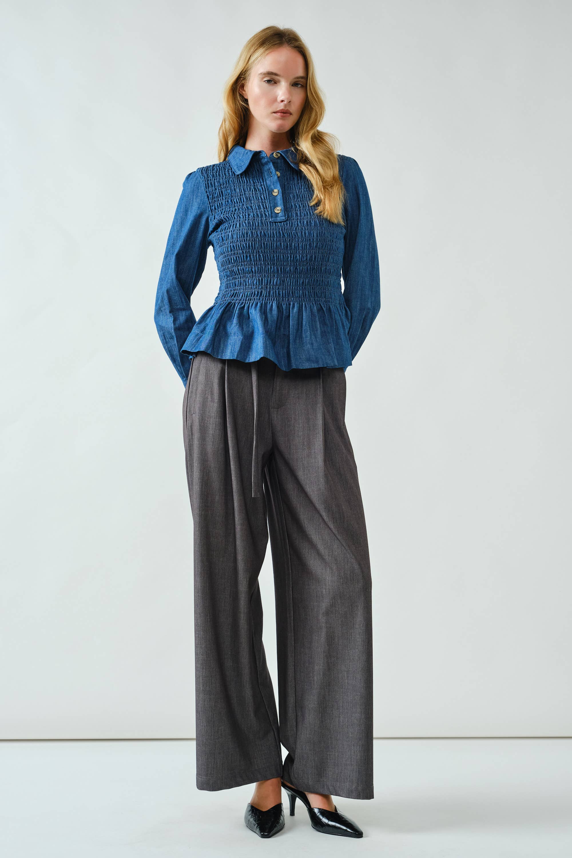 Aaron & Amber - Wholesale Button Down Shirt - Women's - AJT5237 
SMOCKED PETERPAN COLLAR PEPLUM BLOUSE1