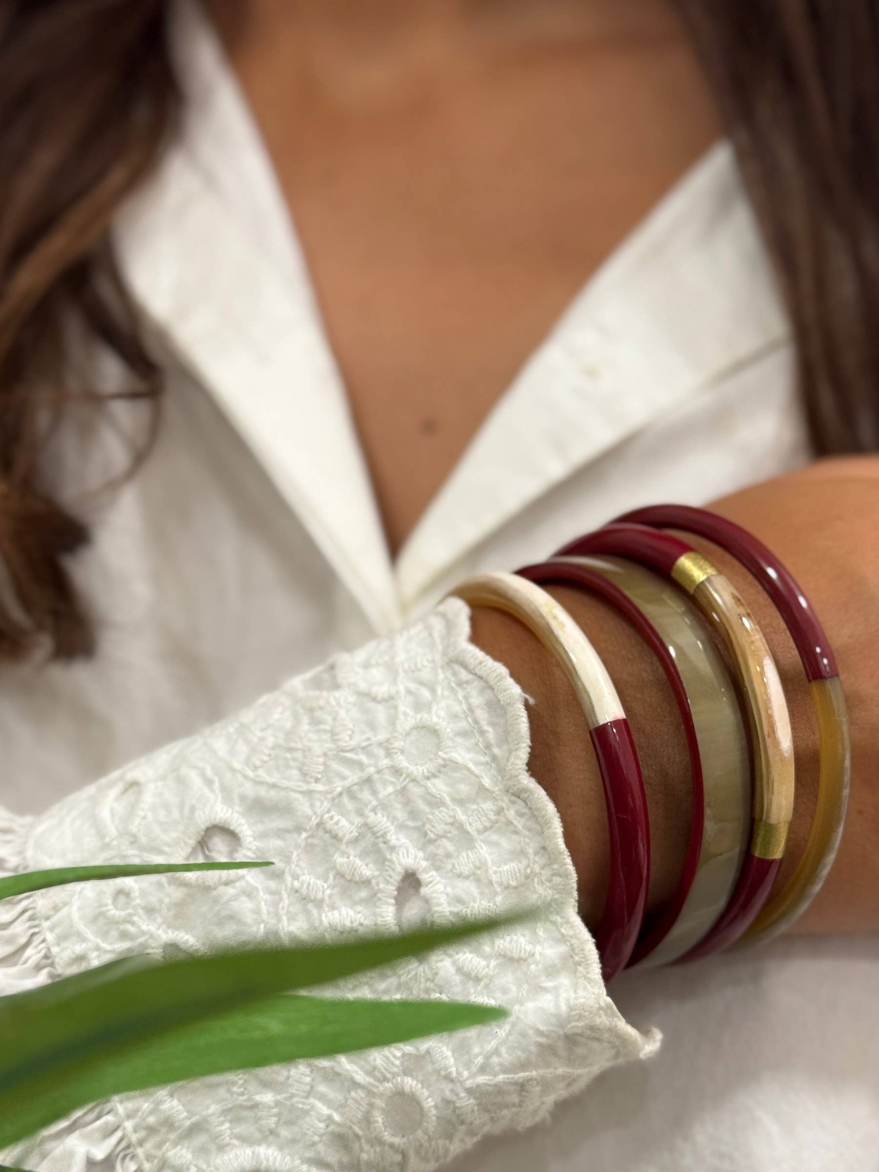 MAISON KIZO - Wholesale Bangle Bracelet - Lacquered buffalo horn bangle Width 1 cm Bordeaux1