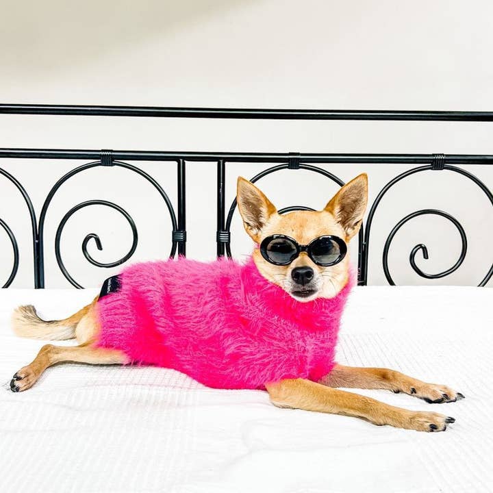 Rosa Caliente Suéter de punto esponjoso para perro en color rosa fuerte de venta al por mayor en Faire2