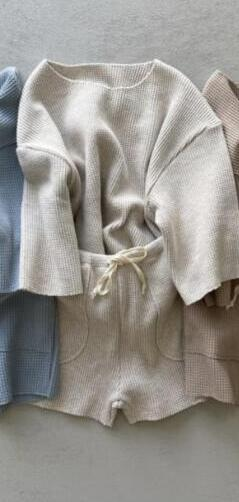 Annie & Charles - Wholesale Top en broek-set - Baby - Annie & Charles® Premium Wafelpiqué tweedelige set1