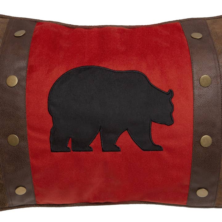 Coussin Bear & Rivets pour la vente par Carstens, Inc.