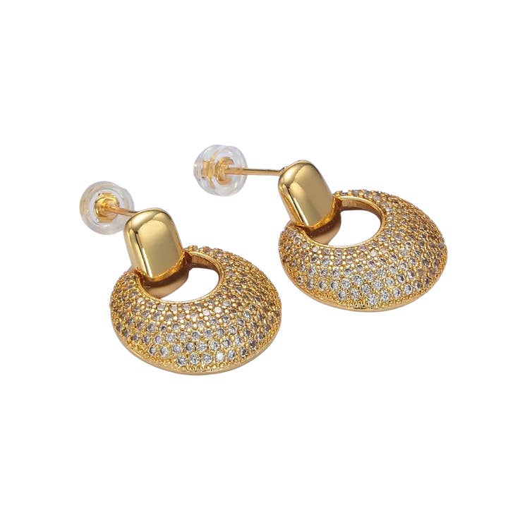 Boucles d'oreilles pendantes Dome Micro Pavé CZ Door Knocker EA-21P113 pour la vente par Simply Jewels