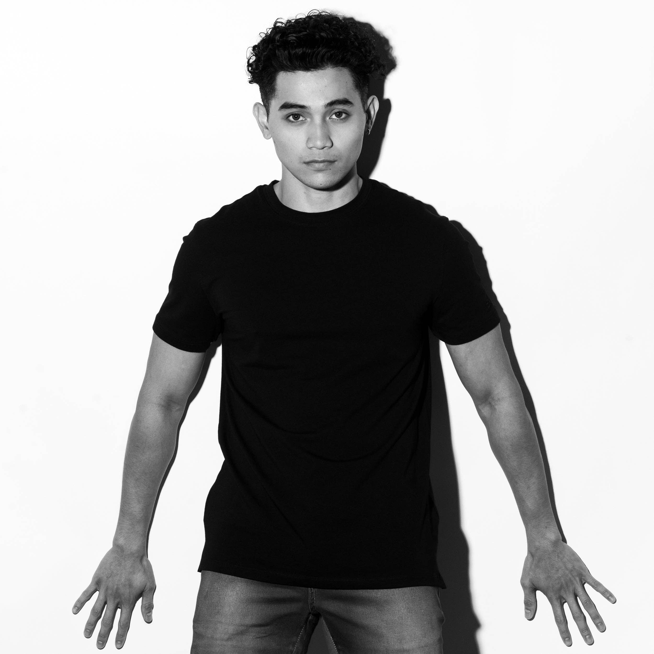 PRETO Camiseta básica essencial masculina gola careca - preta para venda a revendedores na Faire2