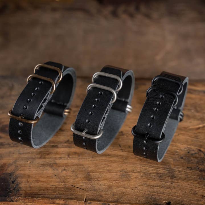 Bracelet de montre en cuir N.A.T.O., noir pour la vente par Craft and Lore