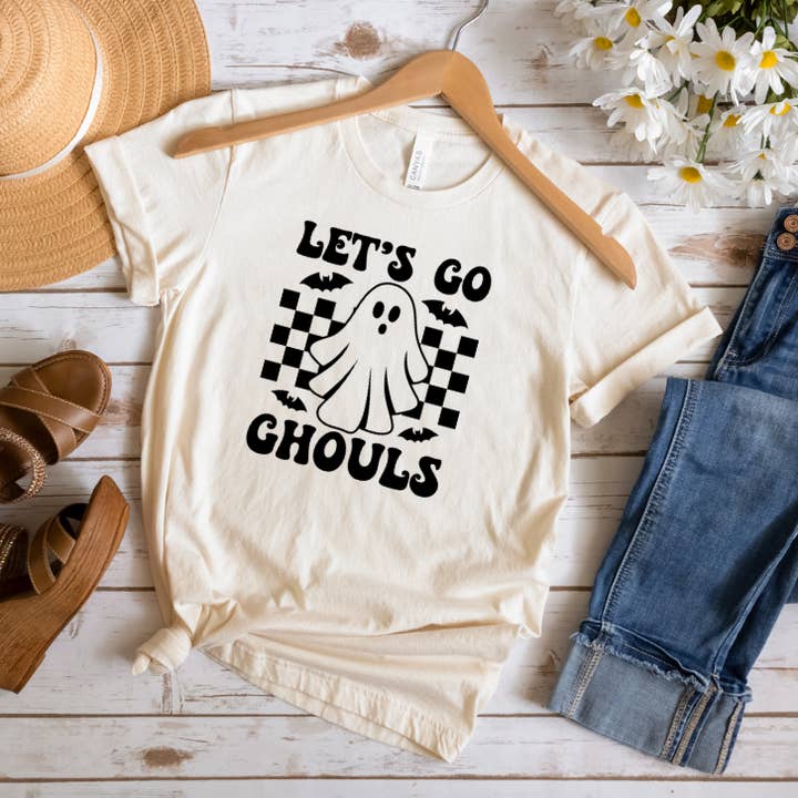 T-shirt graphique Let's Go Ghouls, femme, unisexe pour la vente par Crafty Mamas Creationz