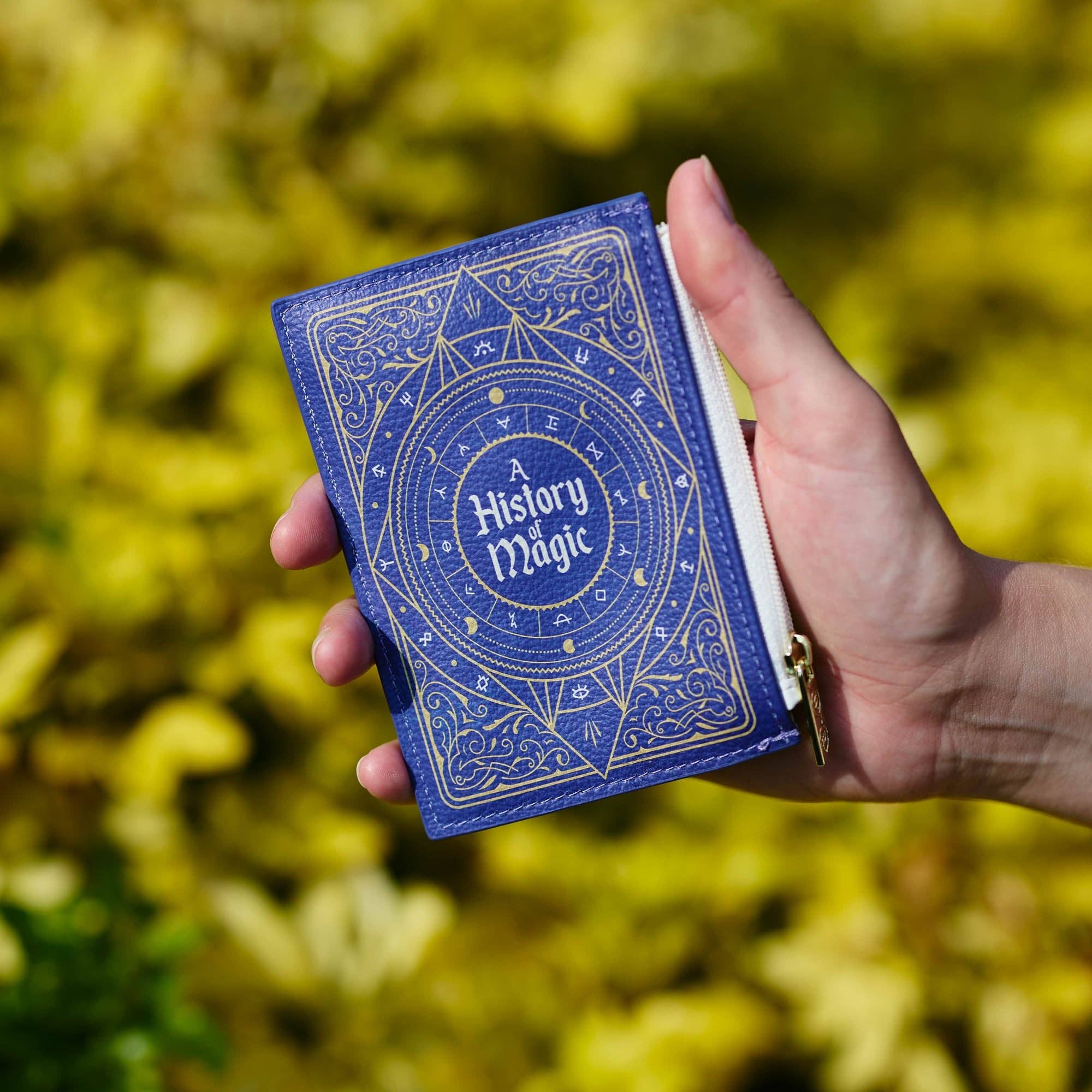 Well Read Company - Wholesale Coin Purse - Women's - History of Magic Coin Purse3