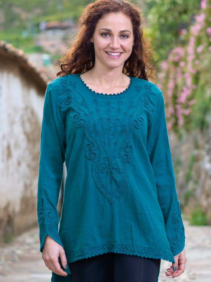 Glenda Long Sleeve Cotton Top for wholesale by Gretty Zueger