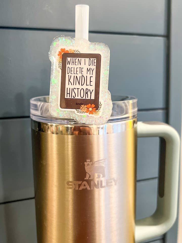 När jag dör, radera min Kindle-historik Staw Charm | BookTok | Sugrörstopp | Roligt tillbehör för tumbler | Present till bokälskare | Kryddig bokälskare för wholesale av Hollow Grove Designs