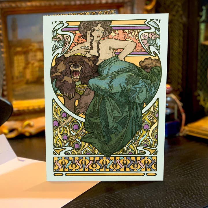 Vrouw met berenvacht van Mucha, set wenskaarten/notitiekaarten, met witte enveloppen, 5 x 7 inch voor wholesale door Ebon et Noir LLC