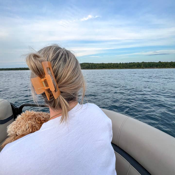 blush & bubbly – wholesale Hair clip – Women’s – Jumbo Jelly Hair Claw Clip, Orange Hair Clip, claw clip3