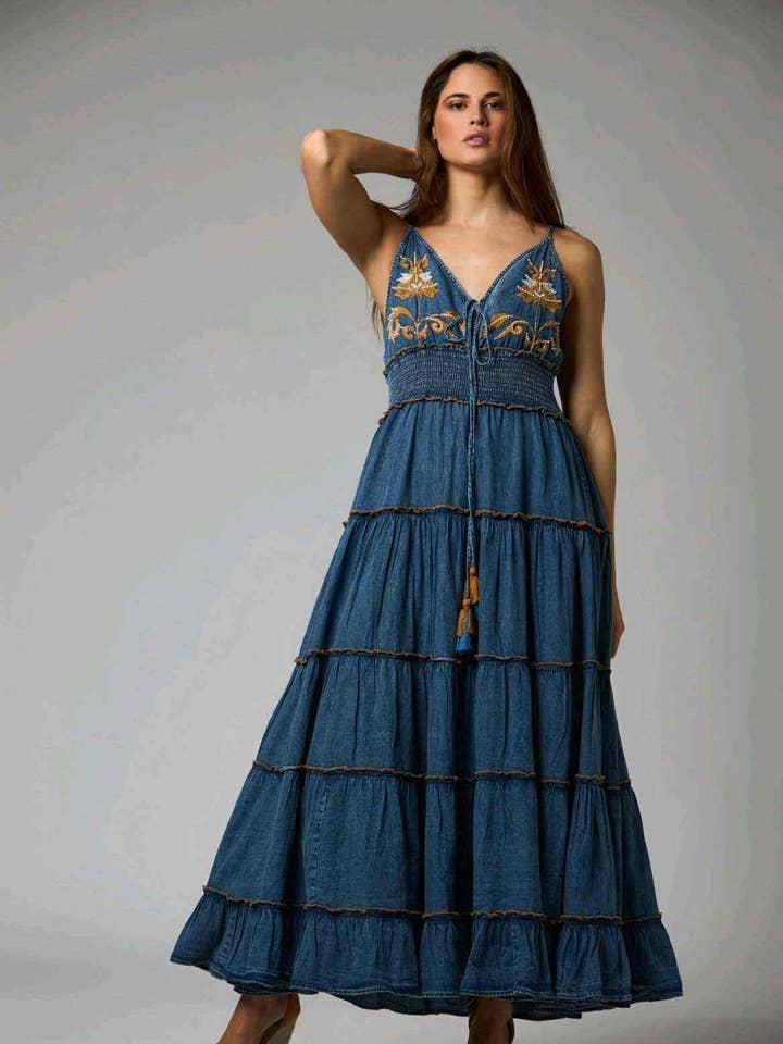 ROBE LONGUE EN JEAN AVEC DÉTAILS BRODÉS EN COTON pour la vente par SWEET MAGIC MODA Y COMPLEMENTOS