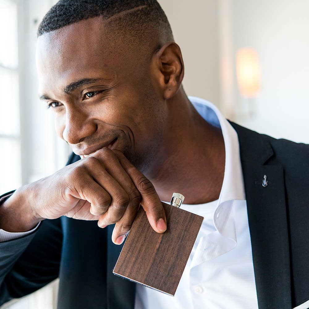 Weddingstar Inc. - Vente Flasque - Flasque de poche en acier inoxydable avec habillage en bois rustique1