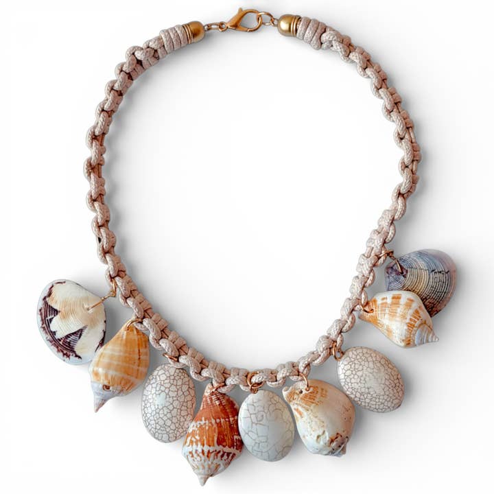 Chunky Beaded Seashell Necklace | Summer Statement Jewelry for wholesale by Bijoux Envie Statement Jewelry