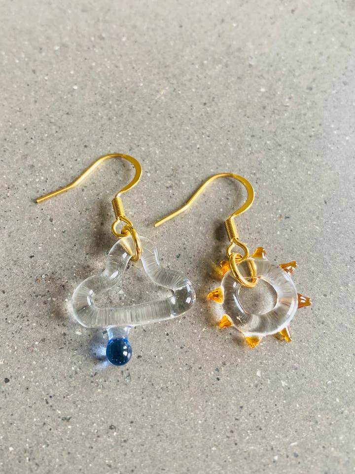 Pendiente de nube y sol para venta al por mayor de Jukju Glass
