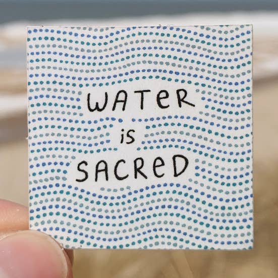Vand er hellig klistermærke for engroshandel hos Matthew Goetzka ~ The Patient Artist