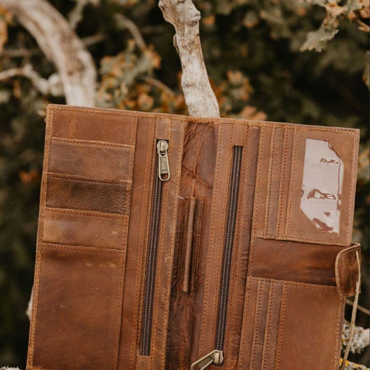 FRINGE & LUXE - Wholesale Wallet - Women's - Cowhide clutch wallet