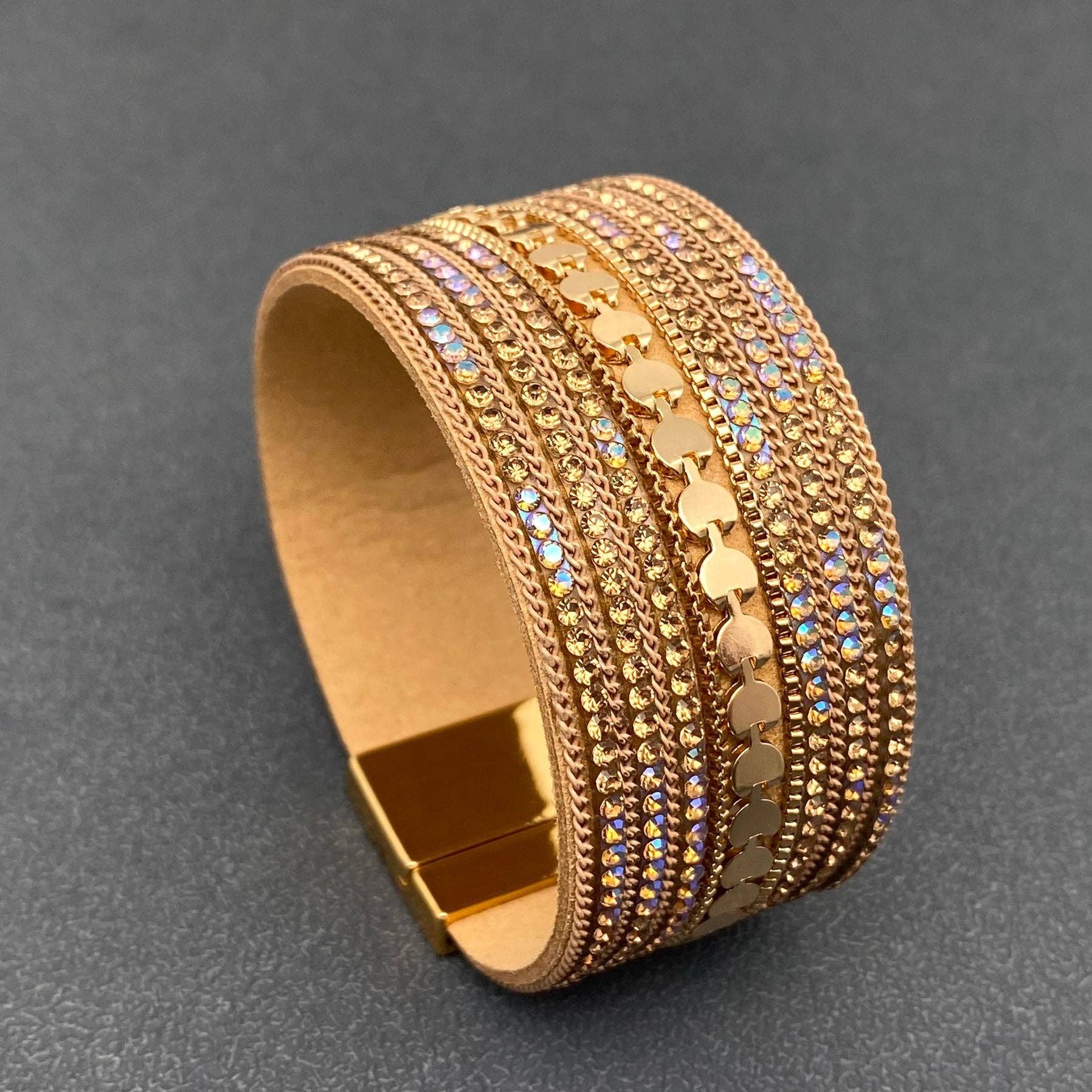 Mio Queena - Wholesale Bangle Bracelet - Sparkling Rhinestone Leather Magnetic Clasp Bracelet - LB5