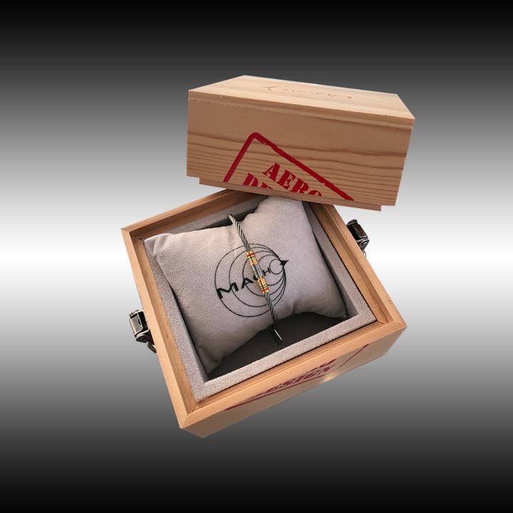 Mach 1 Gold Aero-Design Box+Strap Pack for wholesale by AERO-DESIGN